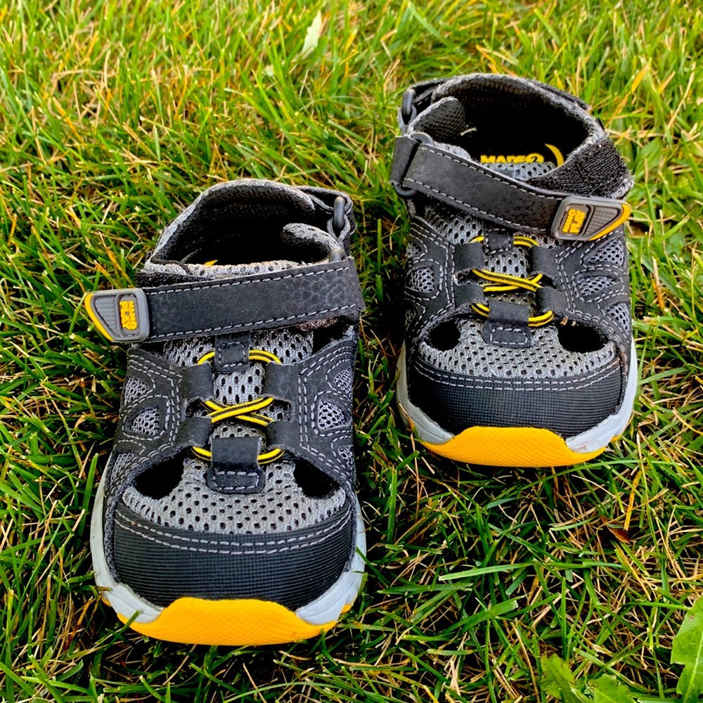 Stride Rite Made2Play toddler boy shoes: 6.5 M